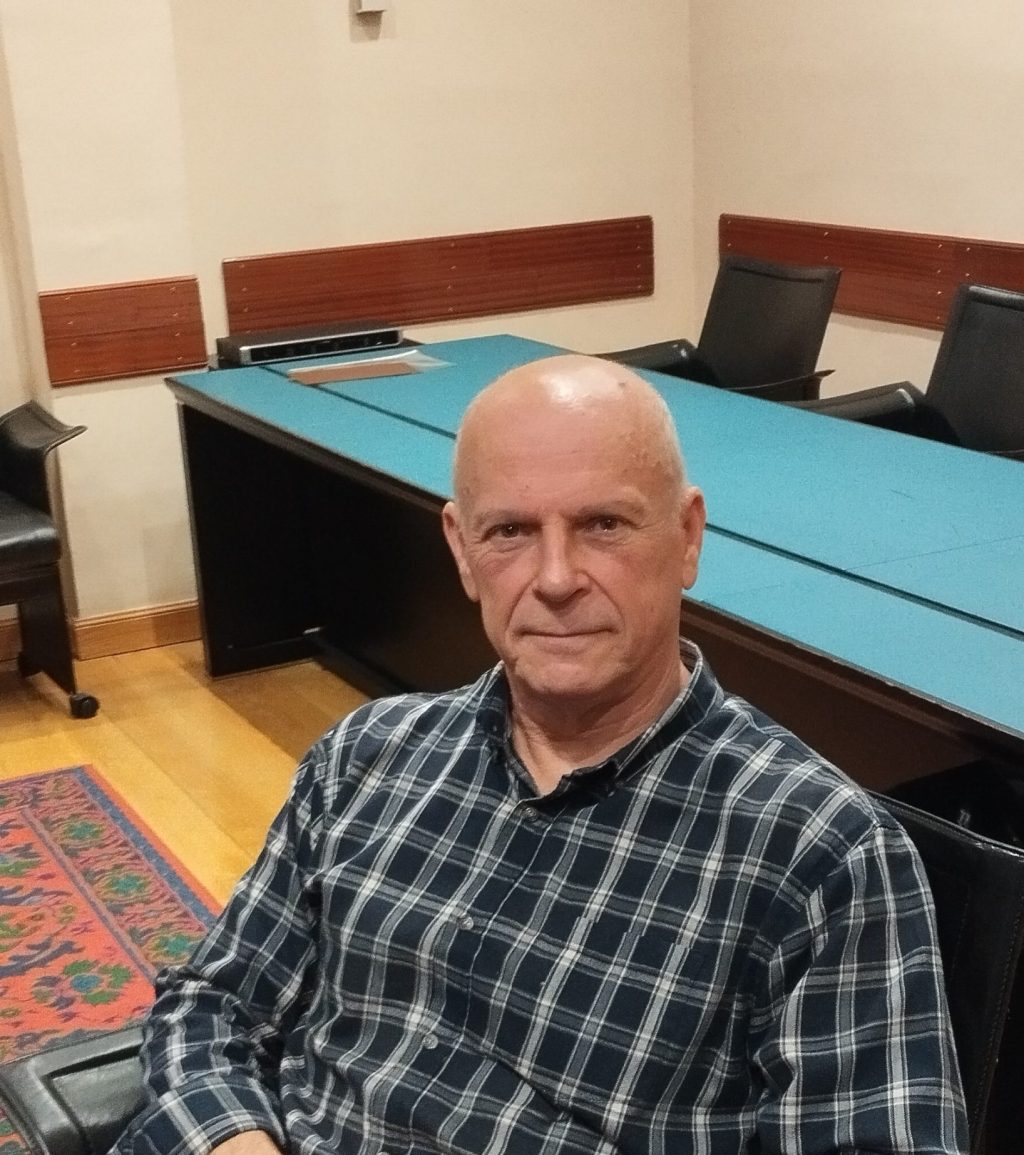 Erramun Osa (I): «Ez dut uste euskara larrialdian dagoenik, batzuek uste dutenaren&nbsp;kontra»